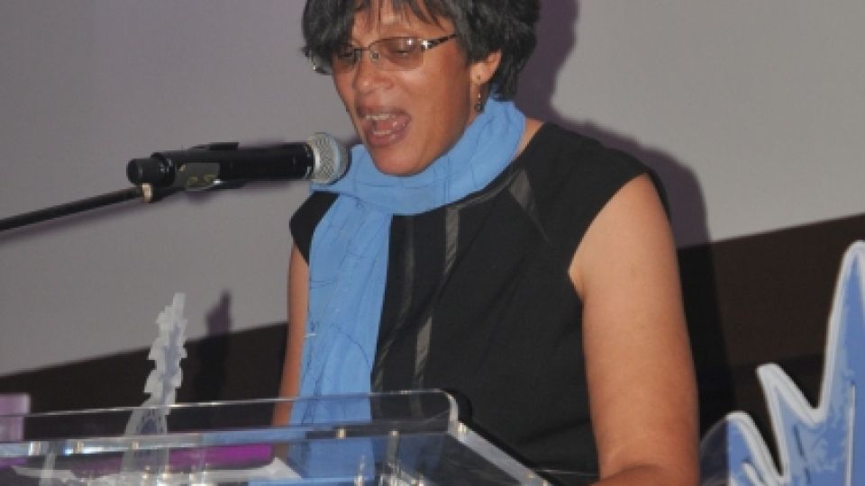 141127-Acceptance-speech-Library-Director-Monique-Alberts-Crystal-Pineapple.jpg