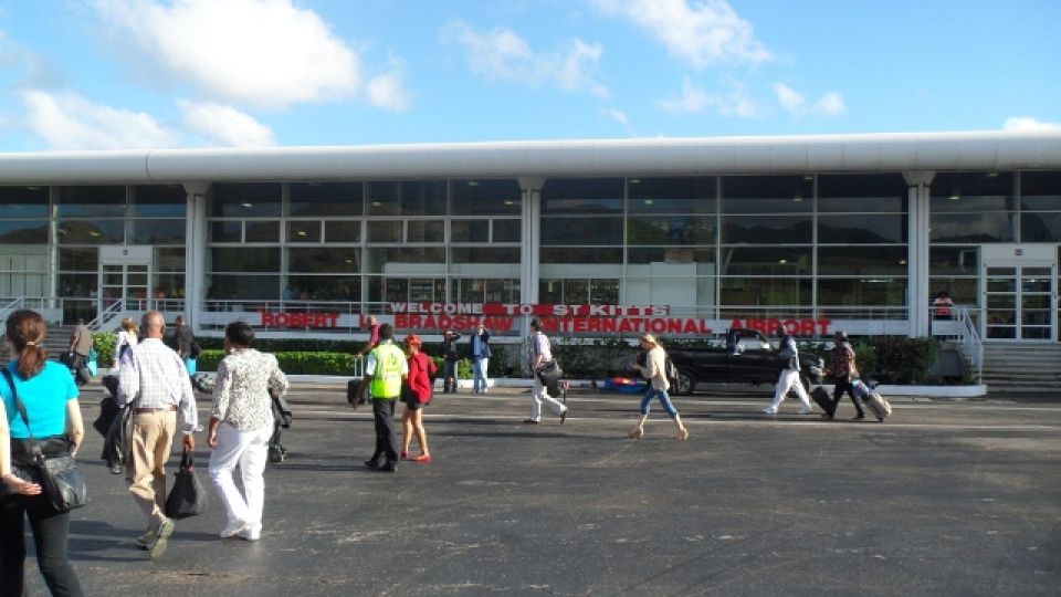 Passenger arrivals stable, increases in cargo and aircraft landings